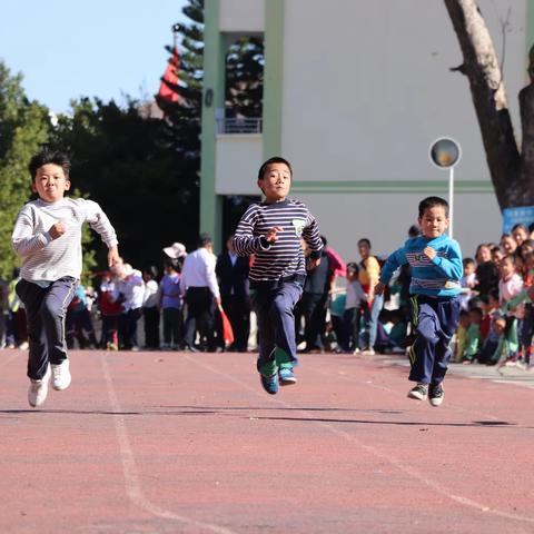 荣将镇中心校首届校园文化艺术节精彩纷呈