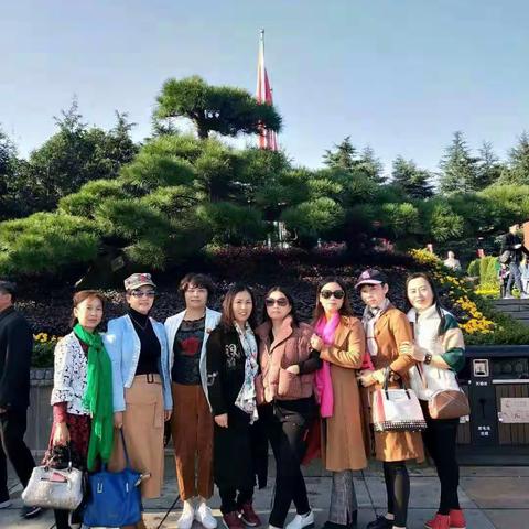 看姐妹们多美多开心