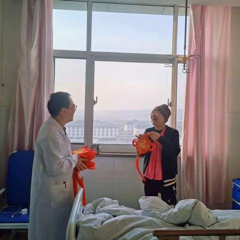 温暖三月，浓情相伴。