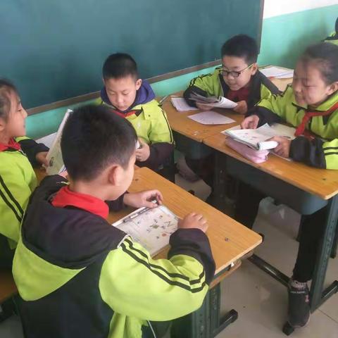 “我们会用英语写课程表啦！   ”二中小学部英语组第二次教研活动。