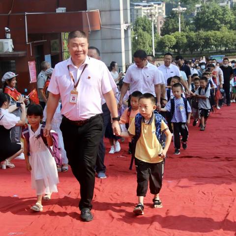 红色传承，逐梦科技——湘南红军学校一年级新生入学仪式