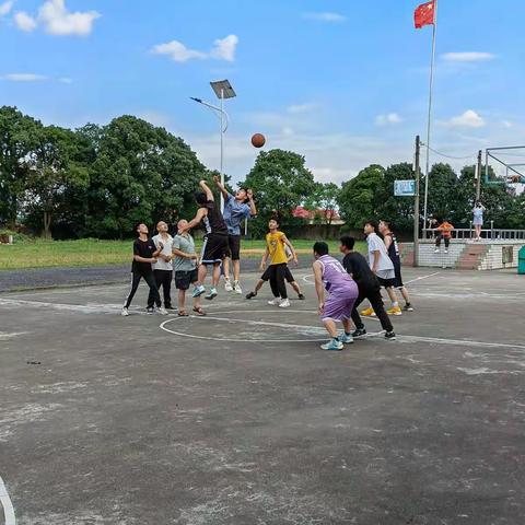 小小🏀      圆梦你我他