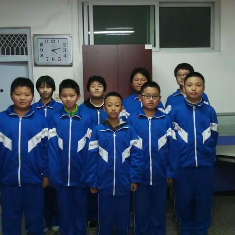 发扬民主意识，争做课堂主人。初一四班班委会诞生记。