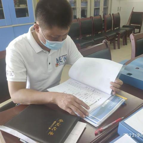 陈布川督学莅临七坊镇长龙小学检查开学准备工作活动简讯