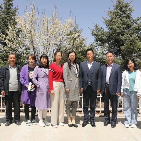 羚羊送教      情暖山区