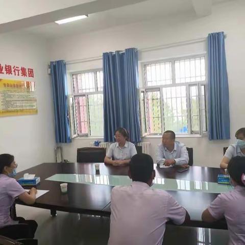 情暖员工心——阿勒泰兵团分行党委委员、纪委书记许祥飞一行疫情期间前往一八七团支行进行慰问调研
