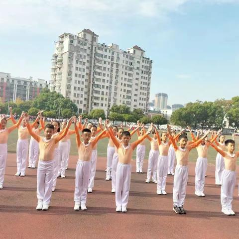 超越自我，放飞梦想——长虹小学五(1)班运动会掠影