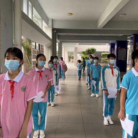 核酸检测进校园，团结一致共“抗疫”