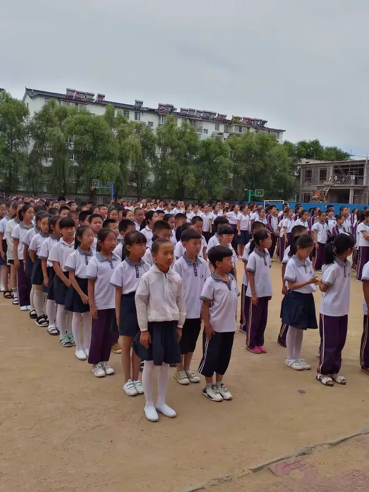 永陵满族小学一应急疏散演练