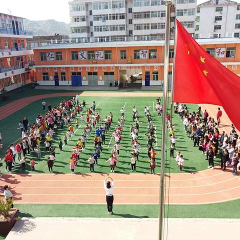 临汾 吉县 祖师庙小学幼儿园 “金色童年 放飞梦想”风筝节