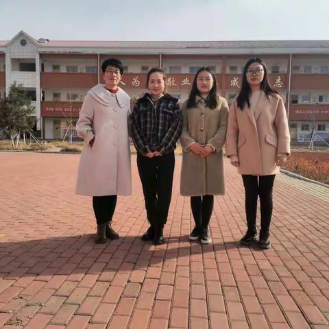 送教下乡做示范，真情帮扶促成长