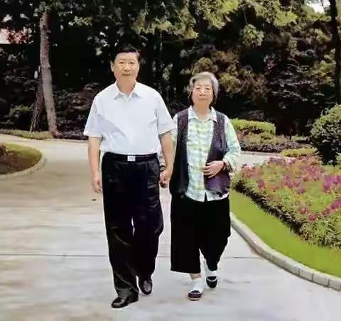 西街党支部开展“传承好家风  感恩母亲节”主题系列活动