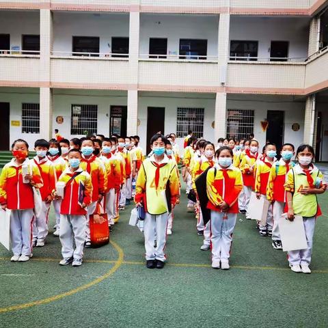 浓情五月 不负时光——城关一小四年级二班五月班级活动小结