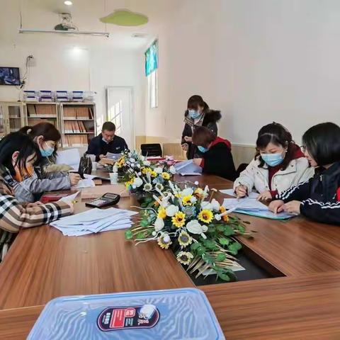 高陵区鹿苑草市中心小学开展民办幼儿园年检工作