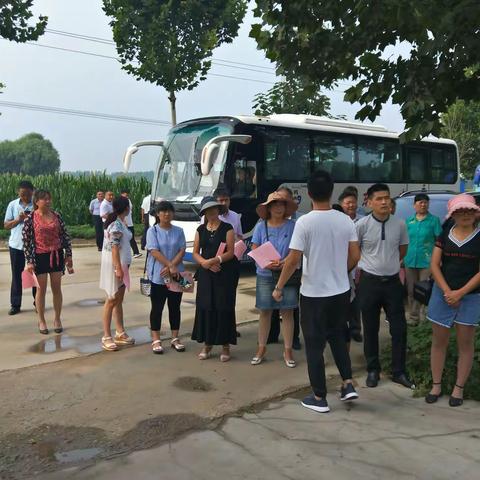 香城镇市镇两级人大代表视察中心幼儿园仁和校区