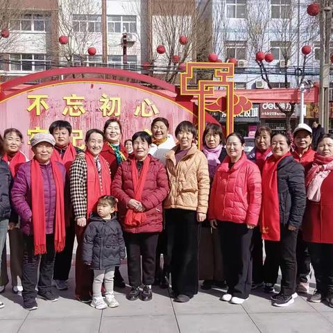 麟游县柔力队开展庆“三八”趣味文体活动