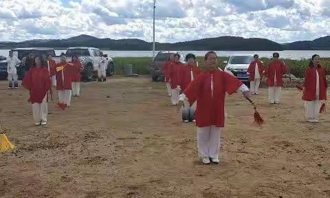 秋高气爽游磨盘湖（下）