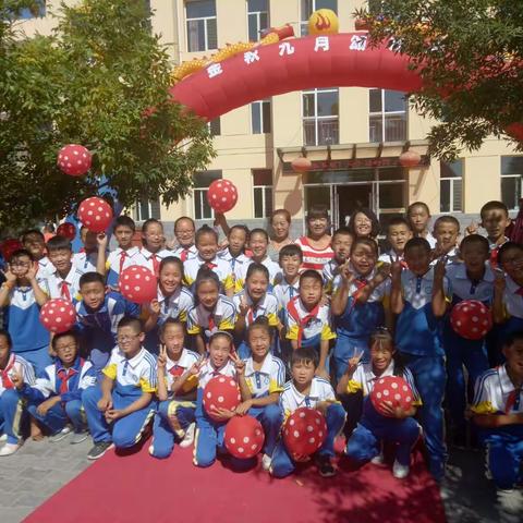 金秋教师节，浓浓师生情！快乐的六（1）中队