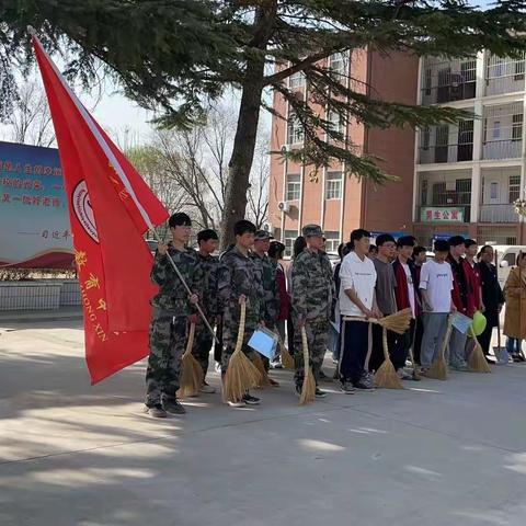 践行雷锋精神 从身边小事做起–华阴市职教中心开展学雷锋志愿活动