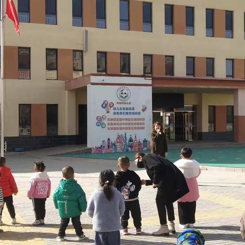 ［乌幼动态🌸］疫情之下，你我同在——乌加河幼儿园新学期升旗仪式活动