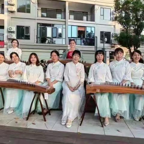 石围社区“听音抚琴遇知音，古韵筝鸣悦石围”妇女古筝分享活动