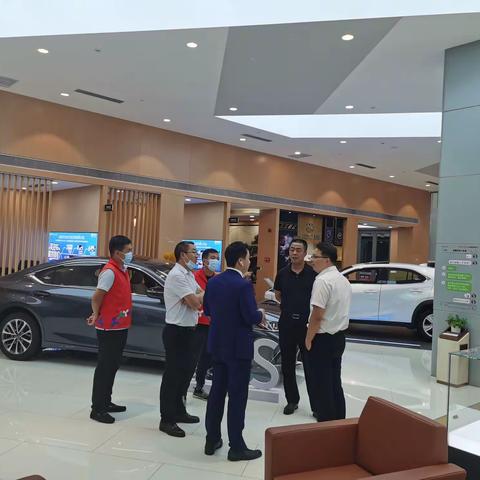 马田街道领导带队调研石围社区光明汽车城项目