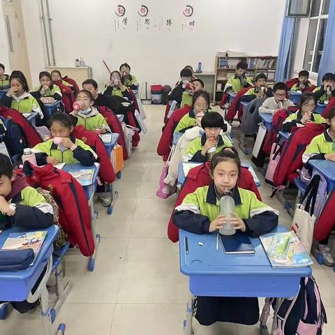 今天你喝水了吗？——平泽苑小学部喝水常规评比活动