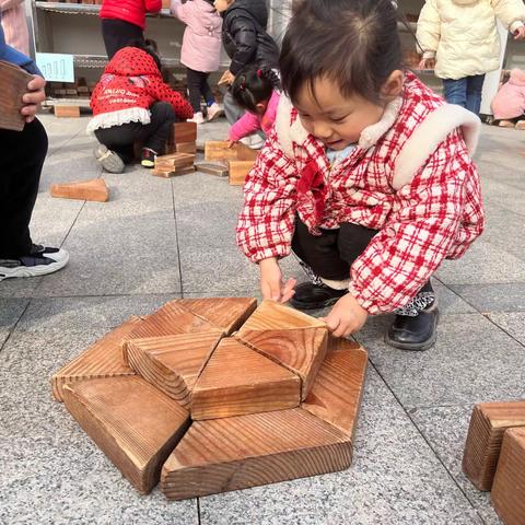 芝麻墩街道李公河社区幼儿园中一班搭建区