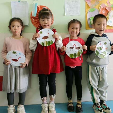 西里双幼儿园：小树叶   大创意