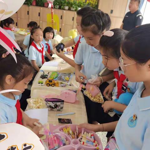 我的六一，我做主 -------金东区实验小学二8班开展庆六一跳蚤市场实践活动