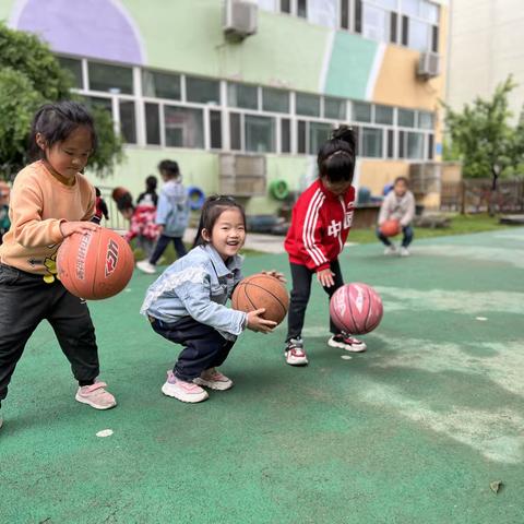 不负好时光，悦动越精彩——文达幼儿园早间户外活动