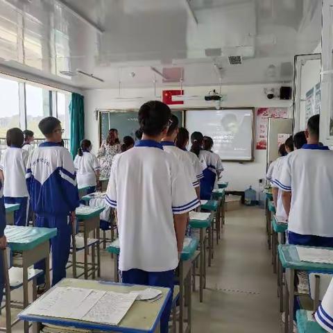 志颖班五心系列教育之孝心敬奉父母心中有父母 孝心伴我行主题班会