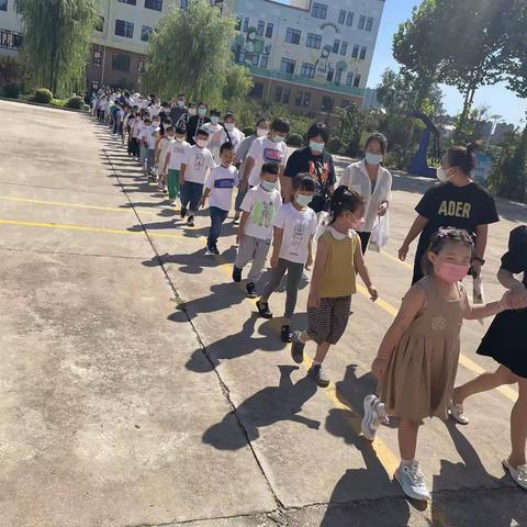 邂逅美好，静待花开———小高庄小学新生入学第一次家长会