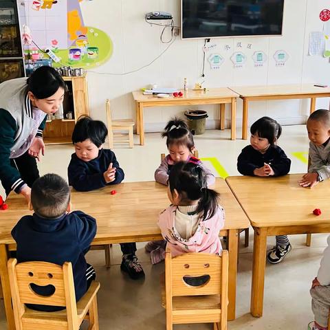 黎城紫丹幼儿园—芒果一班🥭捏糖葫芦