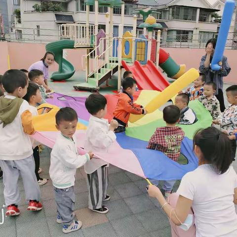 花儿朵朵幼儿园小一班第十六周周报分享