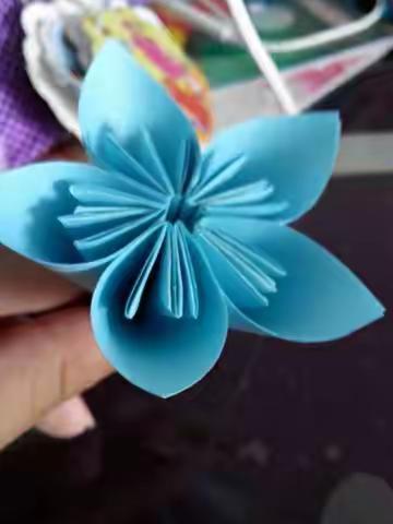 我来教你折立体紫荆花