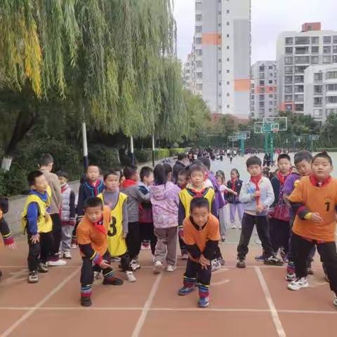 鸣奏青春旋律，书写运动乐意--记民族小学二年级组冬季运动会比赛活动