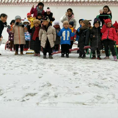 2018 雪一片一片一片～西宁市城东区第一幼儿园(青海省三毛幼儿园分园)苗苗二班