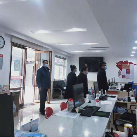 雁塔区委常委、组织部部长周亚一行到长延堡街道三兴鑫苑社区指导党建标准化建设工作