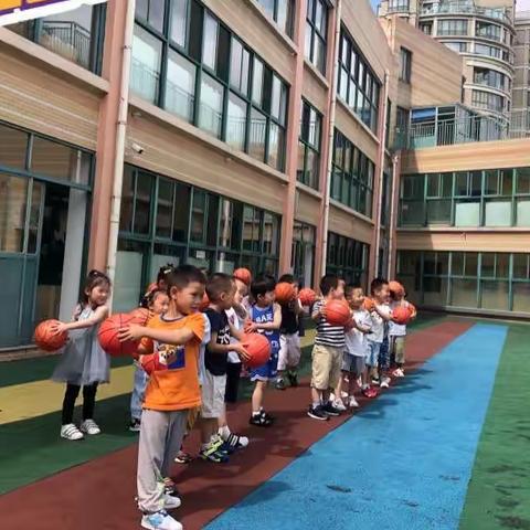 【莱茵园小二班】趣味球——第四主题体育游戏活动