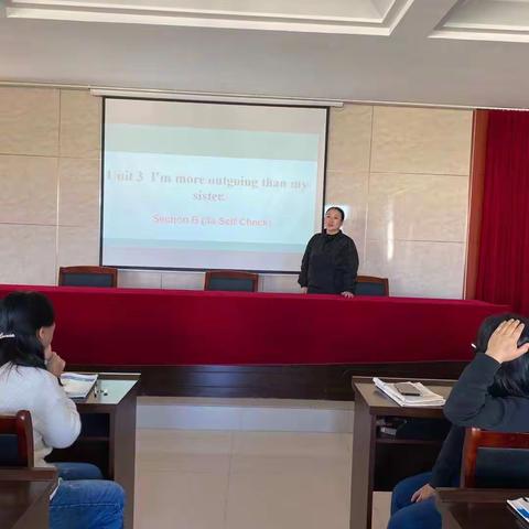 凝心聚力，打造自主育人新课堂