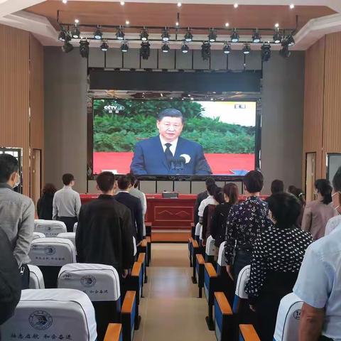 缅怀功绩 继承遗志 团结奋斗——民族中学组织收看江泽民同志追悼大会现场直播