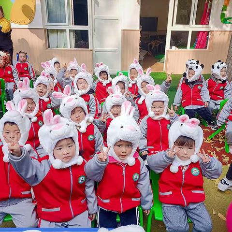 《冬日暖阳，温情十一月》小四班