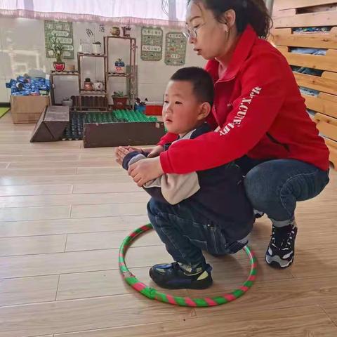 “悦享绘本，悦读绘演”绘本剧展演                    ——唐山市康各庄幼儿园芽芽二班《拔萝卜》绘本表演