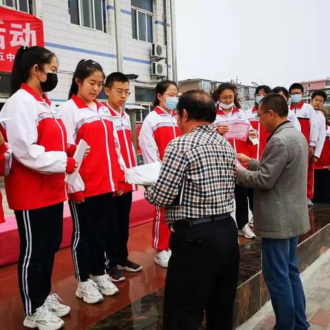 【宣化五中】“以书润心，共享阅读”图书共享交流活动暨图书管理员换届仪式