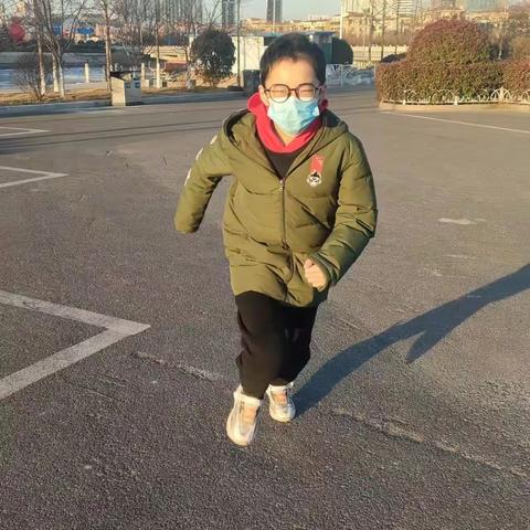 君子以自强不息-青开四中709班寒假实践展示