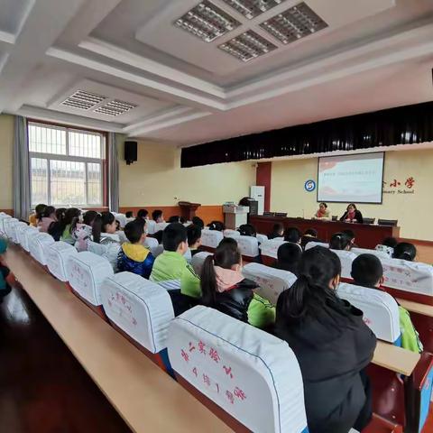 为红领巾添彩，做积极向上少年——聊城市第二实验小学新学期少先队大队委工作会议