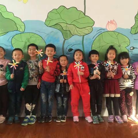 【东街学校附属国学幼儿园】九九重阳，我用小花表情意