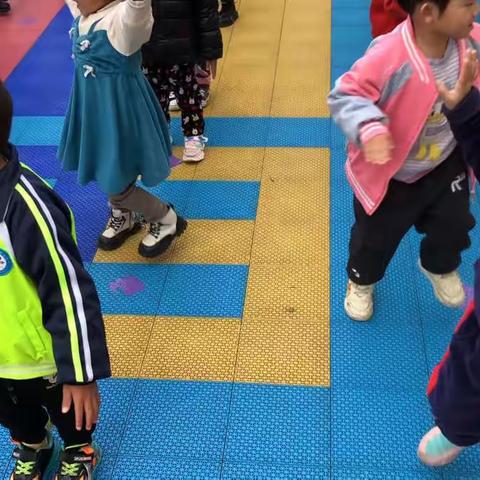 中安幼小班开学第一周生活照