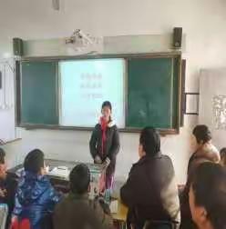 何庄小学举行感恩教育活动